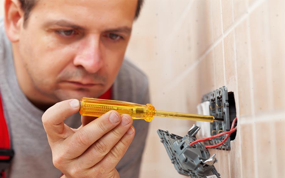 travail électricien Paris 14